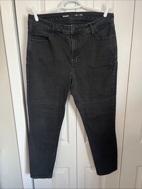 Ladies Old Navy Black High-Rise Super Skinny  Jeans
